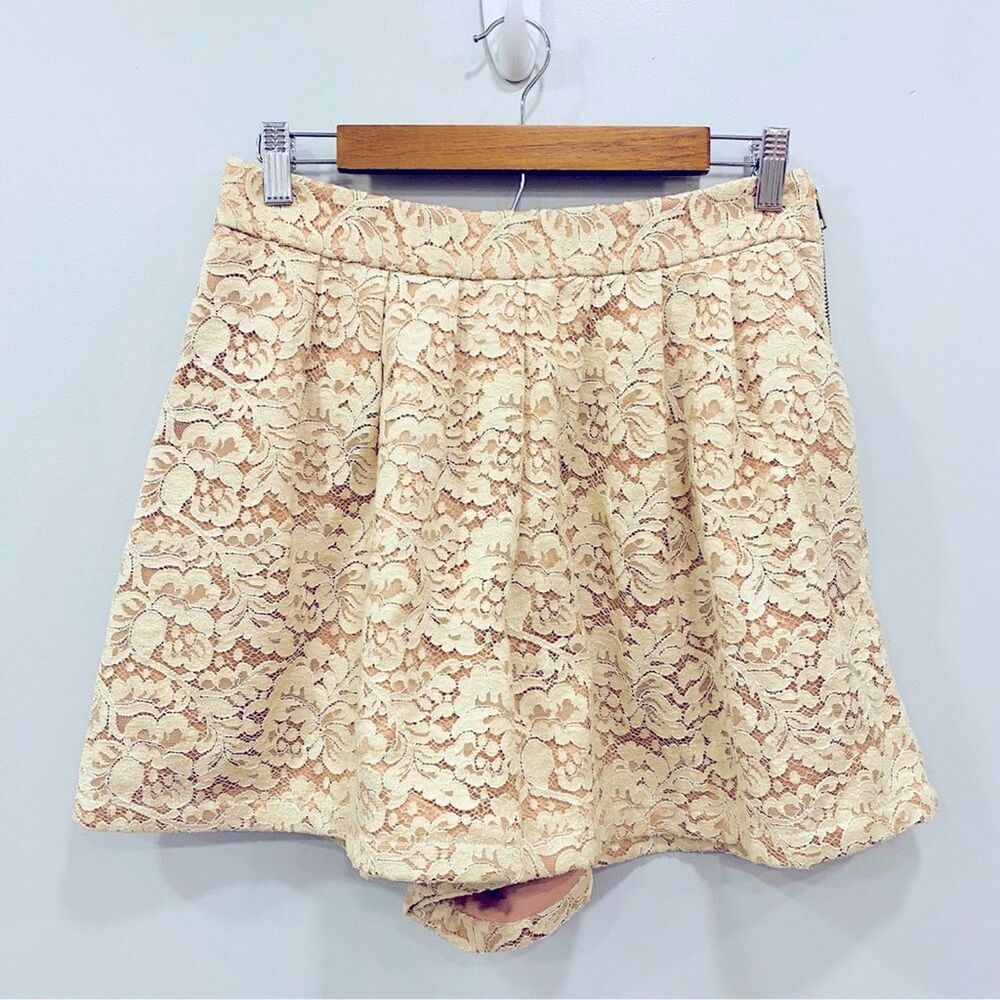 ANTHROPOLOGIE 6 Ivory Lace Pleated High Waisted Shorts Culotte Ballet Fairycore